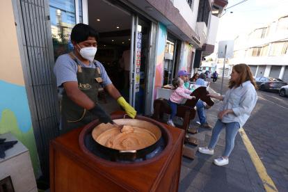 Los establecimiento en el valle preparan nuevas propuestas para rescatar sus ganancias frente a los apagones, entre ellos la modificación de sus horarios de atención.