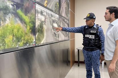 Instalaciones. Segura EP, ubicada en la ciudadela Martha de Roldós, es la entidad que maneja el ECU-911 en Guayaquil. Las autoridades defienden que sí han logrado aplacar los delitos.