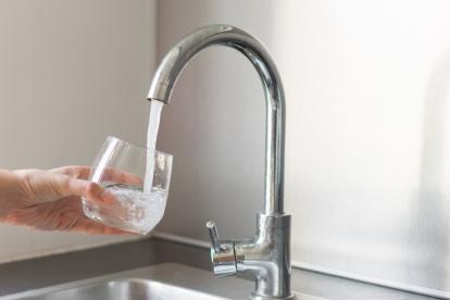 Con los apagones, el servicio de agua potable también experimentará ceses en su distribución.