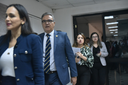 Antonio Goncalves, ministro de Energía, al ingresar a la rueda de prensa, este 23 de septiembre de 2024