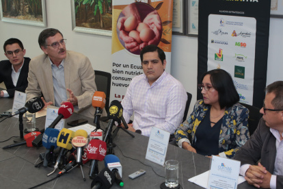 Reunión. Los líderes de los gremios de producción que piden importación de maíz.