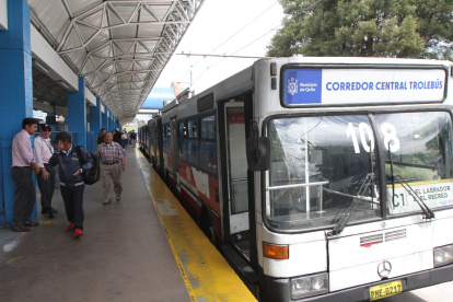 El Trolebús inicia operaciones a las 05:00, de lunes a viernes.