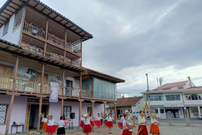 Actividad. El lanzamiento se realizó en el parque Calderón.