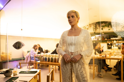 Velas, fragancias, sahumerios y cuarzos son parte de lo que emprende desde Cuenca.