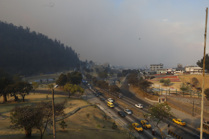 El humo era visible desde distintos puntos de la ciudad.