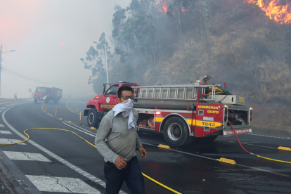 Incendio en la avenida Simón Bolívar.