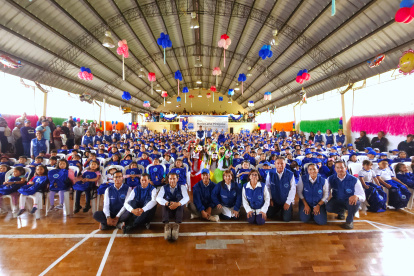 La Fundación mira por el desarrollo educativo y personal de niños de comunidades.