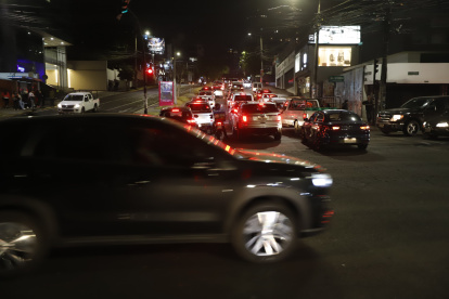 Las conexiones hacia la avenida Simón Bolívar se suspendieron desde la tarde de este 24 de septiembre por el incendio en Quito.