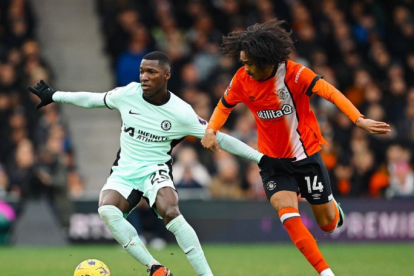 El jugador ecuatoriano Moisés Caicedo es titular en Chelsea