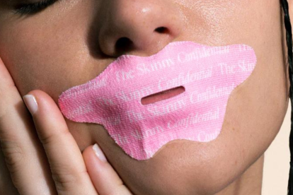 Descubre qué es el mouth taping, una técnica para mejorar la respiración nasal durante el sueño