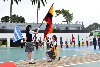 Cifra. Más de 49 mil estudiantes en la zona 8 participaron de este acto.
