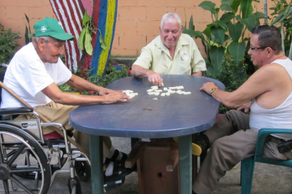 Los residentes del hospital asisten a espacios de recreación