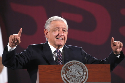 El presidente de México, Andrés Manuel López Obrador habla en su conferencia de prensa matutina en Palacio Nacional.