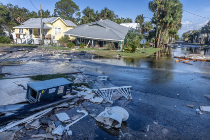 Vista de los daños dejados por el huracán Helene en Cedar Key, Florida, EE.UU., 27 de septiembre de 2024.