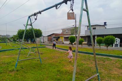 Sitio. El parque del sector de San Antonio, en Venus del Río, en el norte, presenta daños.