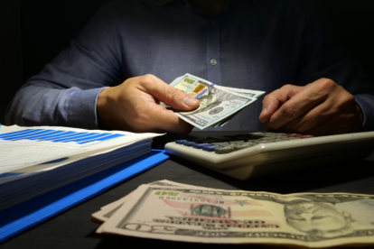 La colocación de microcréditos se reduce en el país.