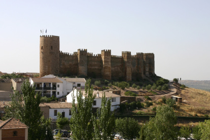 Vista del castillo de Burgalimar, uno de los dos más antiguos, se levanta sobre restos de un asentamiento de la Edad del Bronce
