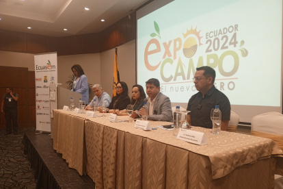 Presentación. Autoridades anuncian la feria de semillas.