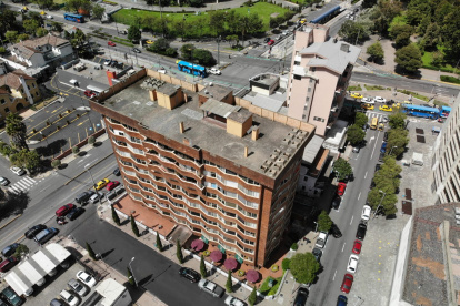 Entre los bienes están Tercer piso del Edificio 6 de Diciembre, en Quito. Incluye
4 parqueos. Su avalúo es de $ 419.091.31.