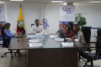 Con 6 votos a favor, el Pleno del CPCCS derogó el reglamento anterior y aprobó uno nuevo con las "modulaciones" a cuatro artículos.