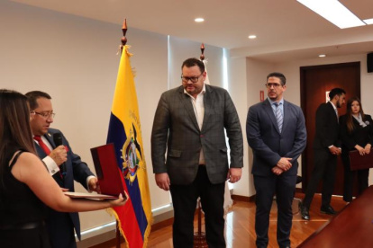 Los delegados del Ejecutivo eran Fernando Yávar (centro) y Pablo Defina Bucaram