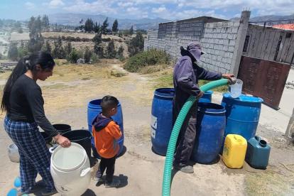 La entrega del agua por tanqueros continuará en el cantón.


AG-EXTERNOS