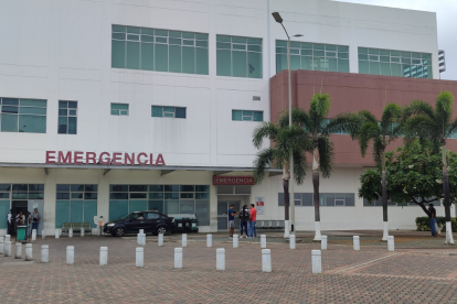 El exgerente del Hospital pide a las autoridades identificar los cuerpos que están desde 2023.