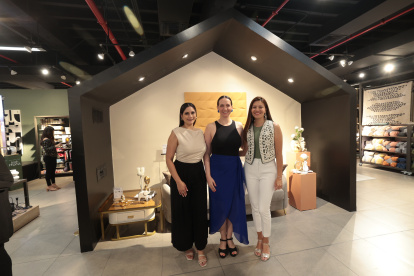 Estefania Varas, Valeria Adum y Kristy Torii.