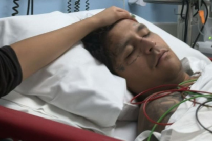 Christian Nodal fue hospitalizado d emergencia.