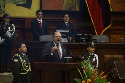 El expresidente de la Asamblea, Henry Kronfle, se despidió ante el Pleno.
