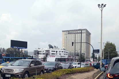 La medida de restricción vehicular se lleva a cabo de lunes a viernes en dos horarios.