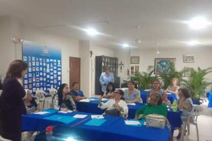 Acorvol empodera a mujeres en el área financiera y creación de emprendimientos