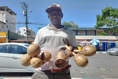 José Quiñónez Corozo, conocido cariñosamente como "La Pampa", es un verdadero símbolo de la cultura afroesmeraldeña.