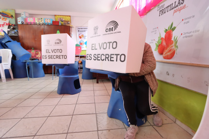 El presidente Daniel Noboa está liderando las preferencias electorales para 2025.
