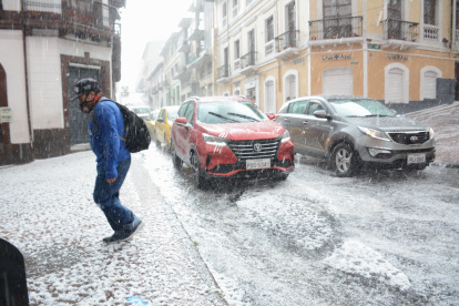 Para la tarde de este 4 de octubre se espera probable lluvia y llovizna con tormenta ocasional
