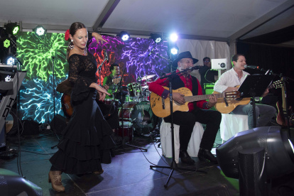 El opening estuvo a cargo de Amaia Lucena, quien presentó un soberbio baile flamenco.