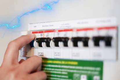 El alcalde de Guayaquil anunció que bosquejan la creación de EnerQuil, para que la ciudad no dependa del Gobierno central en materia energética.