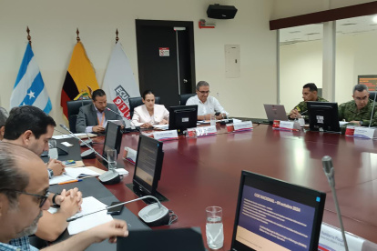 El COE Nacional, presidido por la ministra de Ambiente, Inés Manzano.