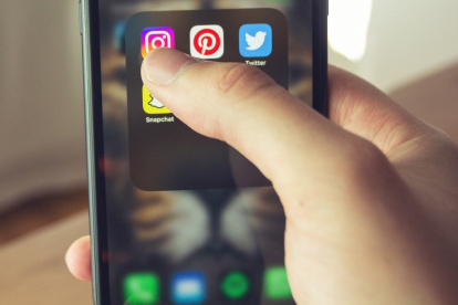 Las redes sociales son los espacios en donde los candidatos buscan llegar a posibles votantes, para las próximas elecciones 2025.