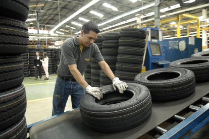 La industria cuencana teme tener que recurrir a despidos debido a los largos apagones.