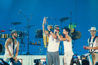 Su último sencillo, Autodiagnóstico, también será interpretado en el concierto.