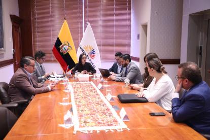 Veloz se reunió con los coordinadores de bancada el 3 de octubre de 2024.