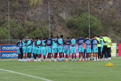 La Tricolor cumplió con su primer entrenamiento con los 25 jugadores convocados.