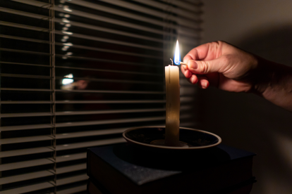 Cortes de luz en Quito registran afectaciones en las rutinas de los capitalinos.