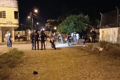 Escena. Los cuerpos de los cuatro tiroteados quedaron dispersos.