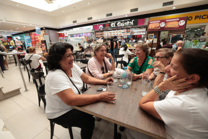 ACTIVIDAD EN CENTROS COMERCIALES DE ADULTOS MAYORES Y TAMAÑO DE LOS MALLS... FD MIGUEL CANALES... 10 10 2024 AG-EXTERNOS