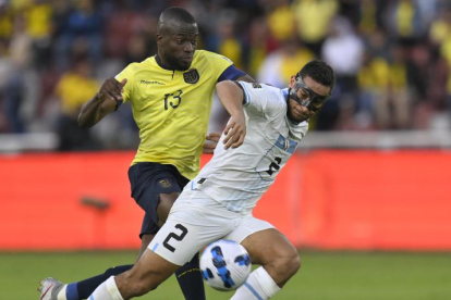 Ecuador venció 2-1 a Uruguay en el estadio Rodrigo Paz Delgado