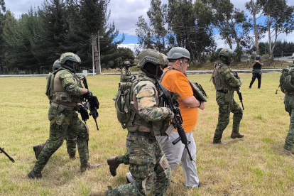 Bajo medidas de seguridad fue trasladado el “gordo Lucho” a la cárcel de Cotopaxi.
