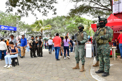 Evento. La Feria Ganadera estuvo resguardada por militares y la Policía Nacional.