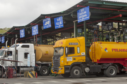 Imagen referencial. La Fiscalía investiga la supuesta venta ilegal de combustibles en las gasolineras vinculadas al alcalde Aquiles Álvarez y sus familiares, dentro del denominado caso Triple A.